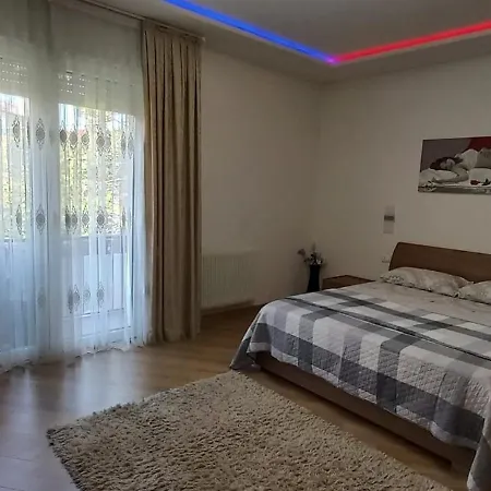 La Nadia Apartment *